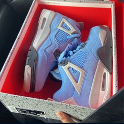 Jordan 4 UNC Size 6y