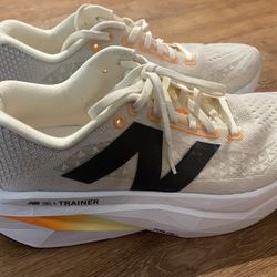 New Balance Fuelcell Supercomp Trainer.   Size 10 Women/8.5 Men