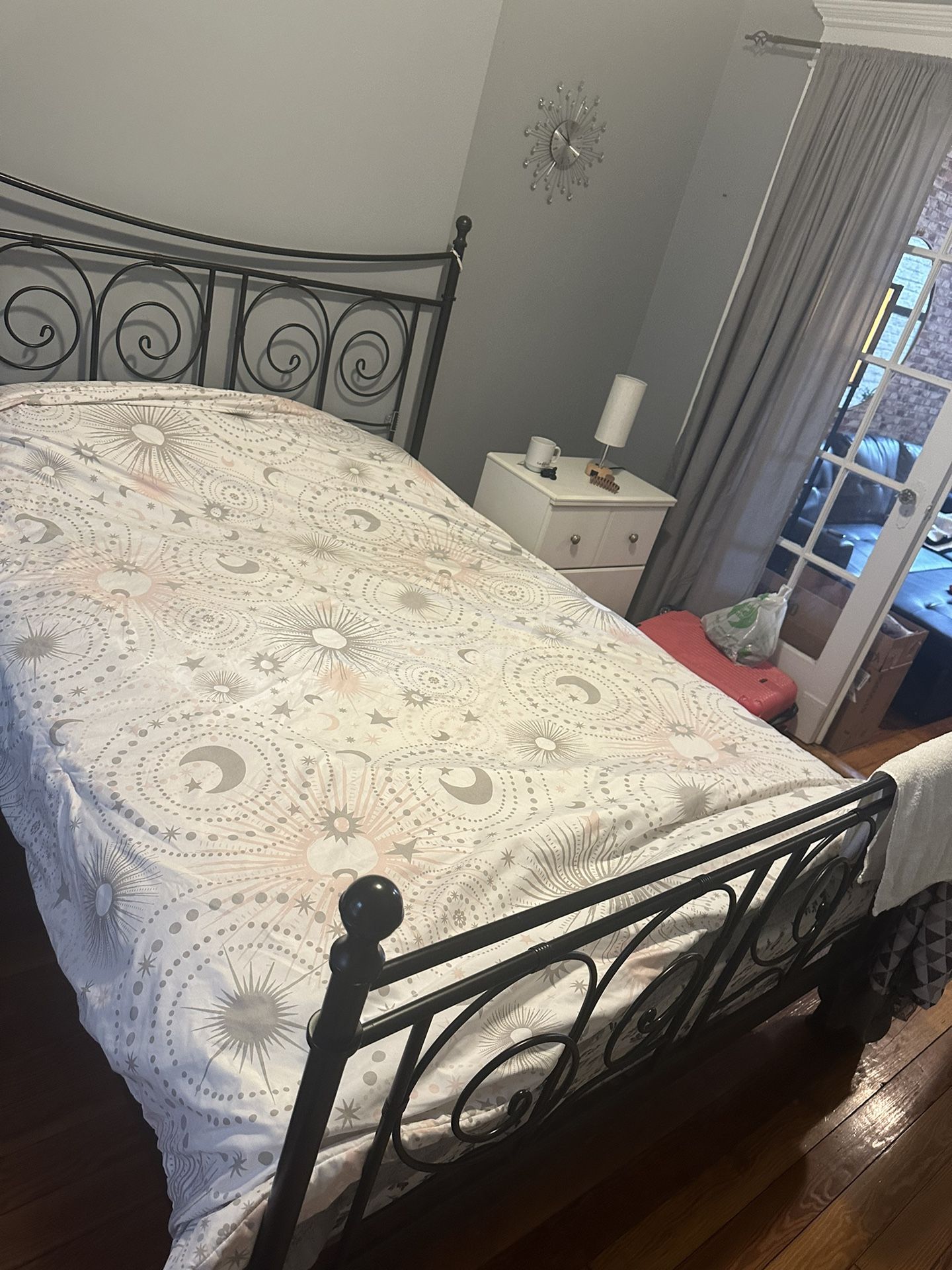 Queen Bad frame- Has To Go Today