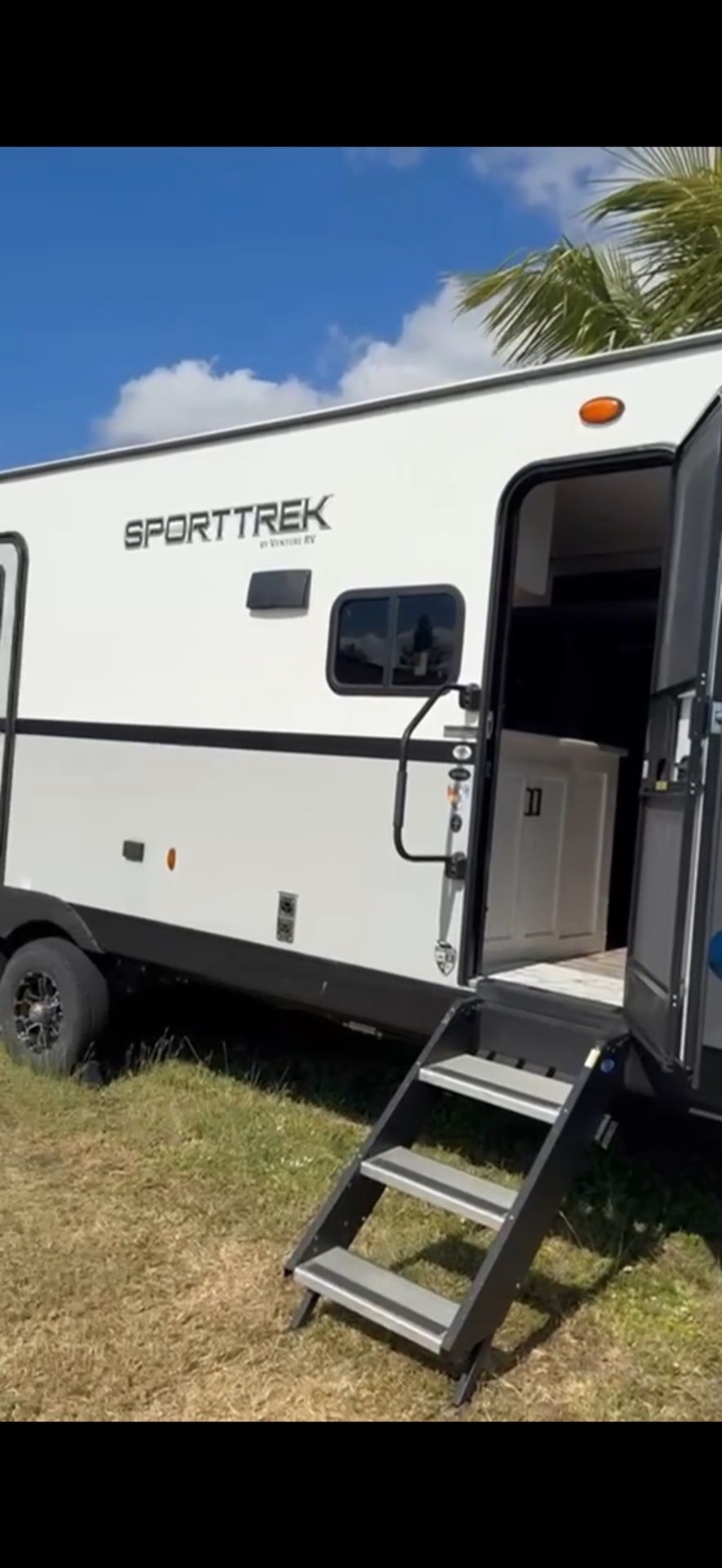 2022 Venture Sporttrek 332VBH