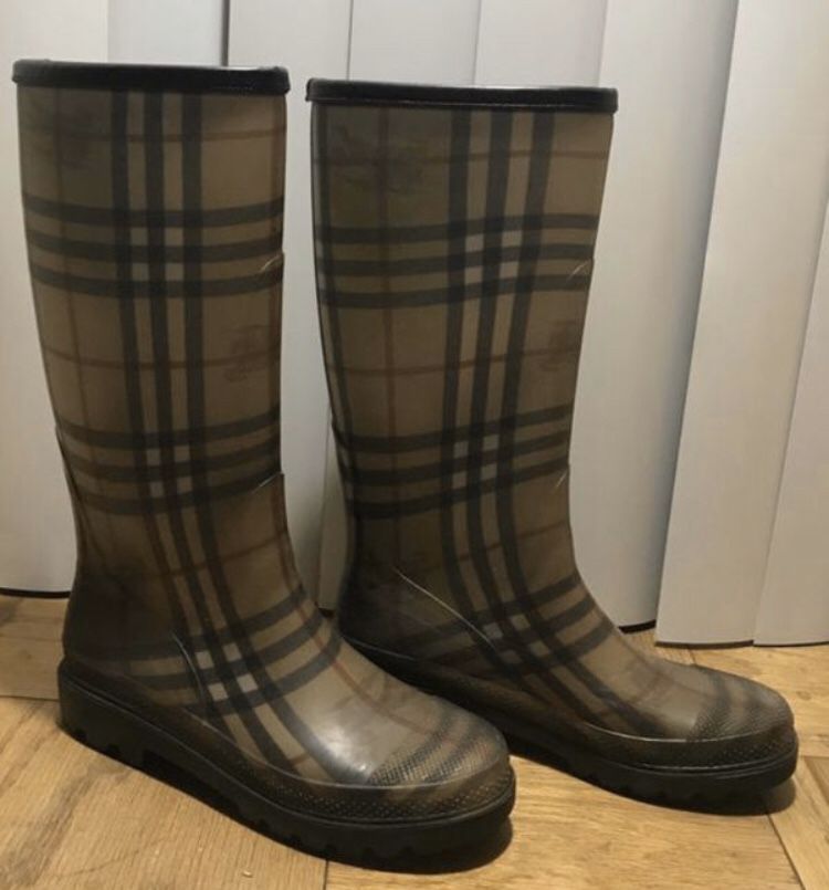 Authentic Burberry Rain Boots 8.5/9