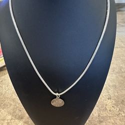 STERLING SILVER NECKLACE WITH COIN PENDANT 