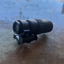 Magnifier For Railing