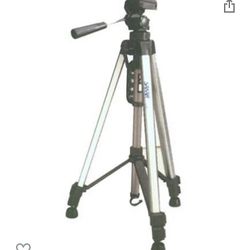 TRIPOD WITH 2 LEVELERS 