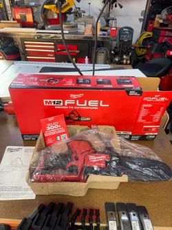 Milwaukee M12 Hatchet 6” Pruning Saw. Tool Only