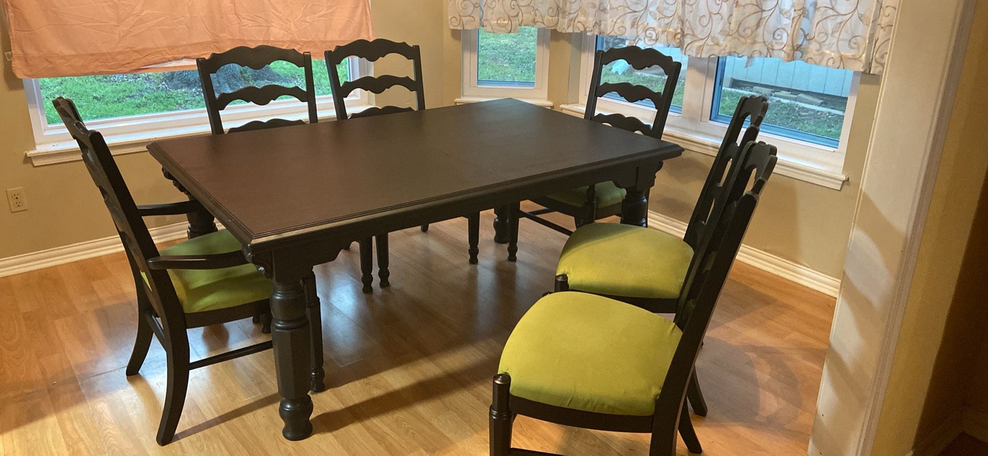 Black Wood Dining Table with leaf extension and Six Chairs 