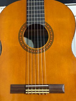 classical guitar (yamaha 3/4)