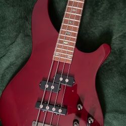 Mitchell MB200 Modern Rock Bass With Active EQ Blood Red