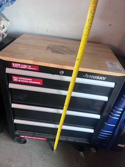 Husky 27x18x 33 cabinet