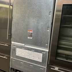 Sub Zero 36”Wide Panel Ready Bottom Freezer Refrigerator Built In 