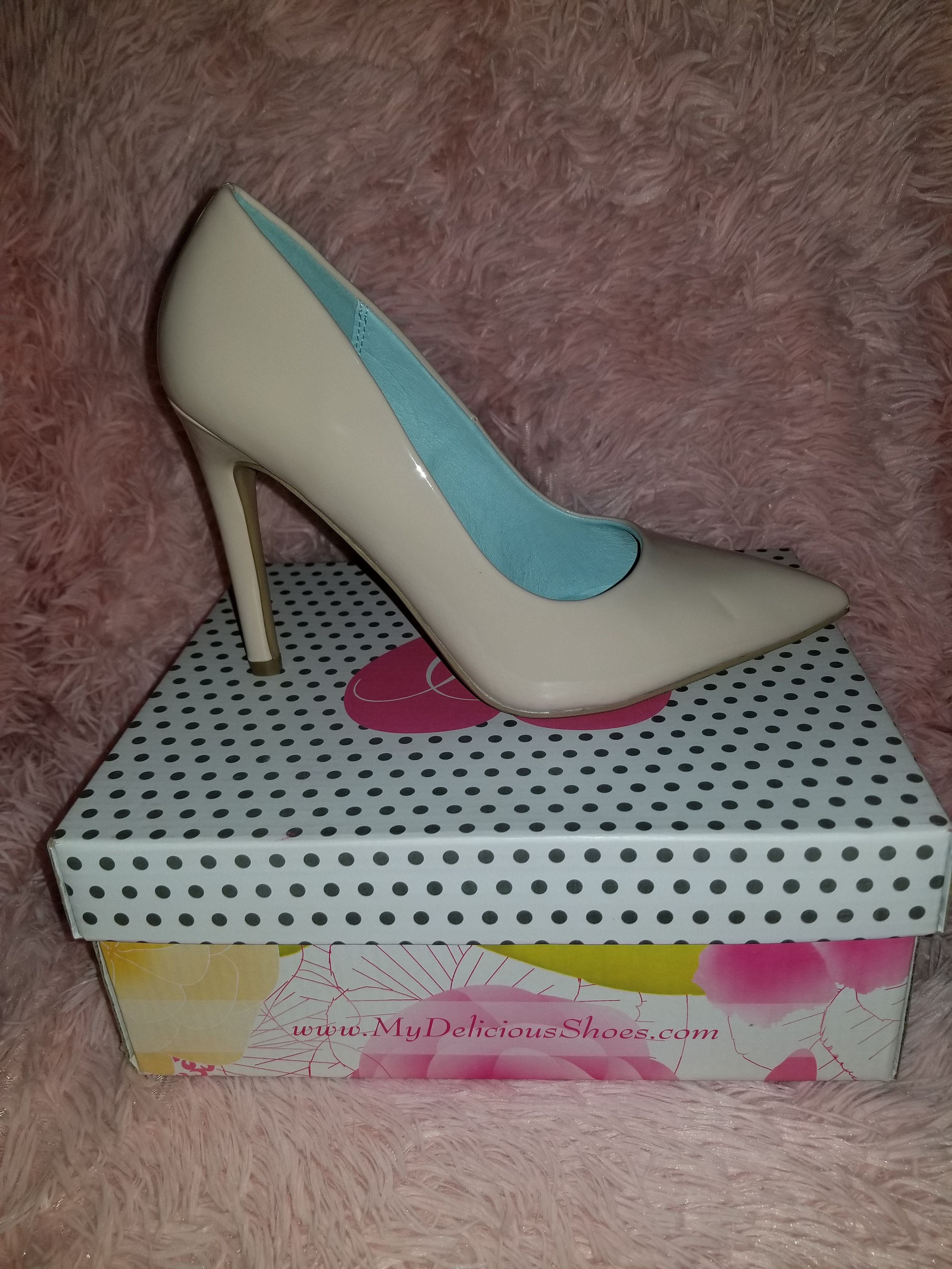 Nude pointed toe heels