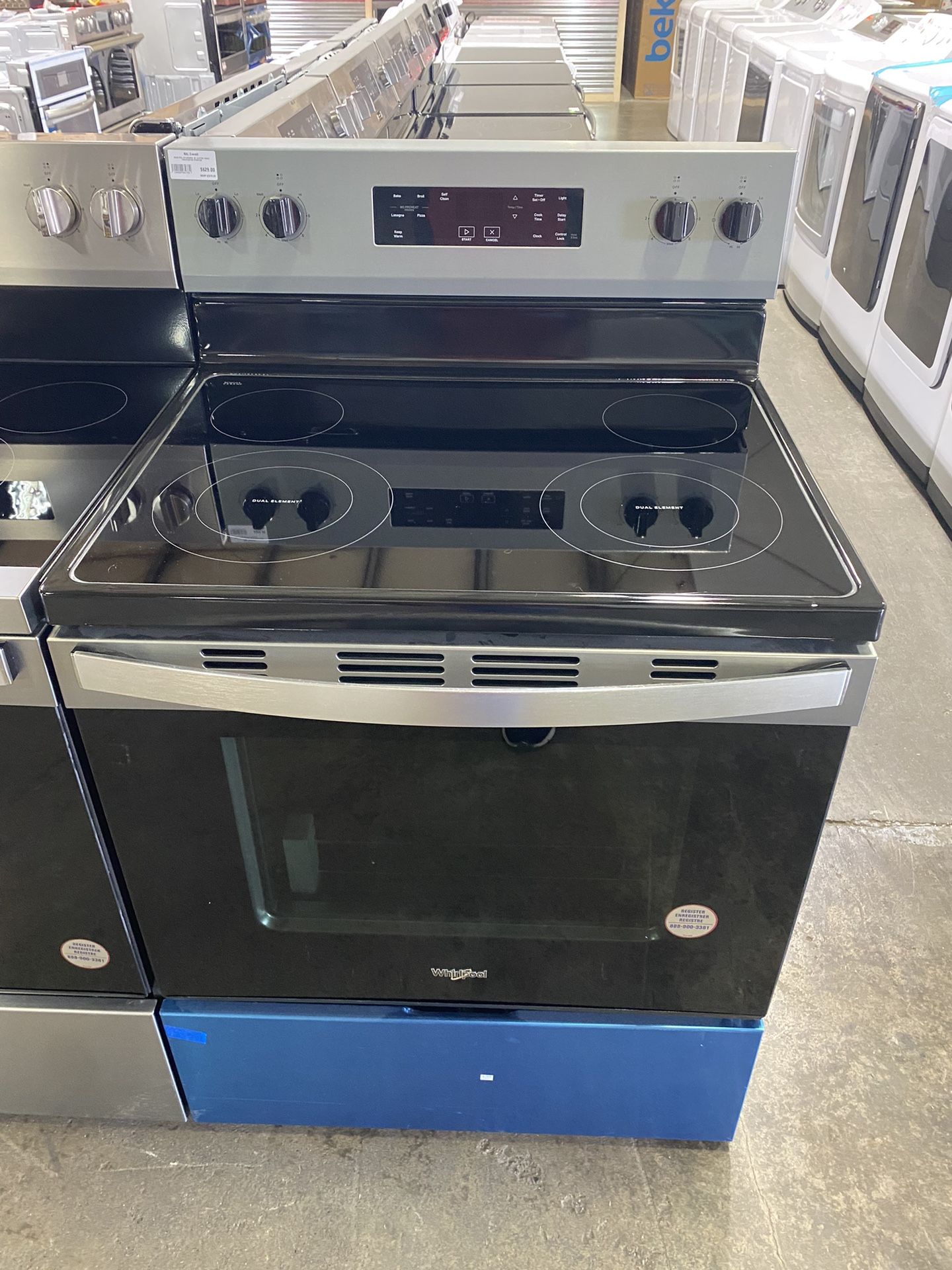 Whirlpool WFES3530RS 30 Inch Freestanding Electric Range with 4 Elements