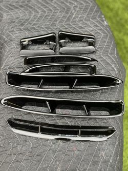 C6 Z06 Gloss black Vents And Handles.