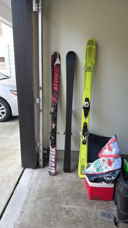 Atomic Smoke 157cm skis with Atomic XTO 10 Bindings