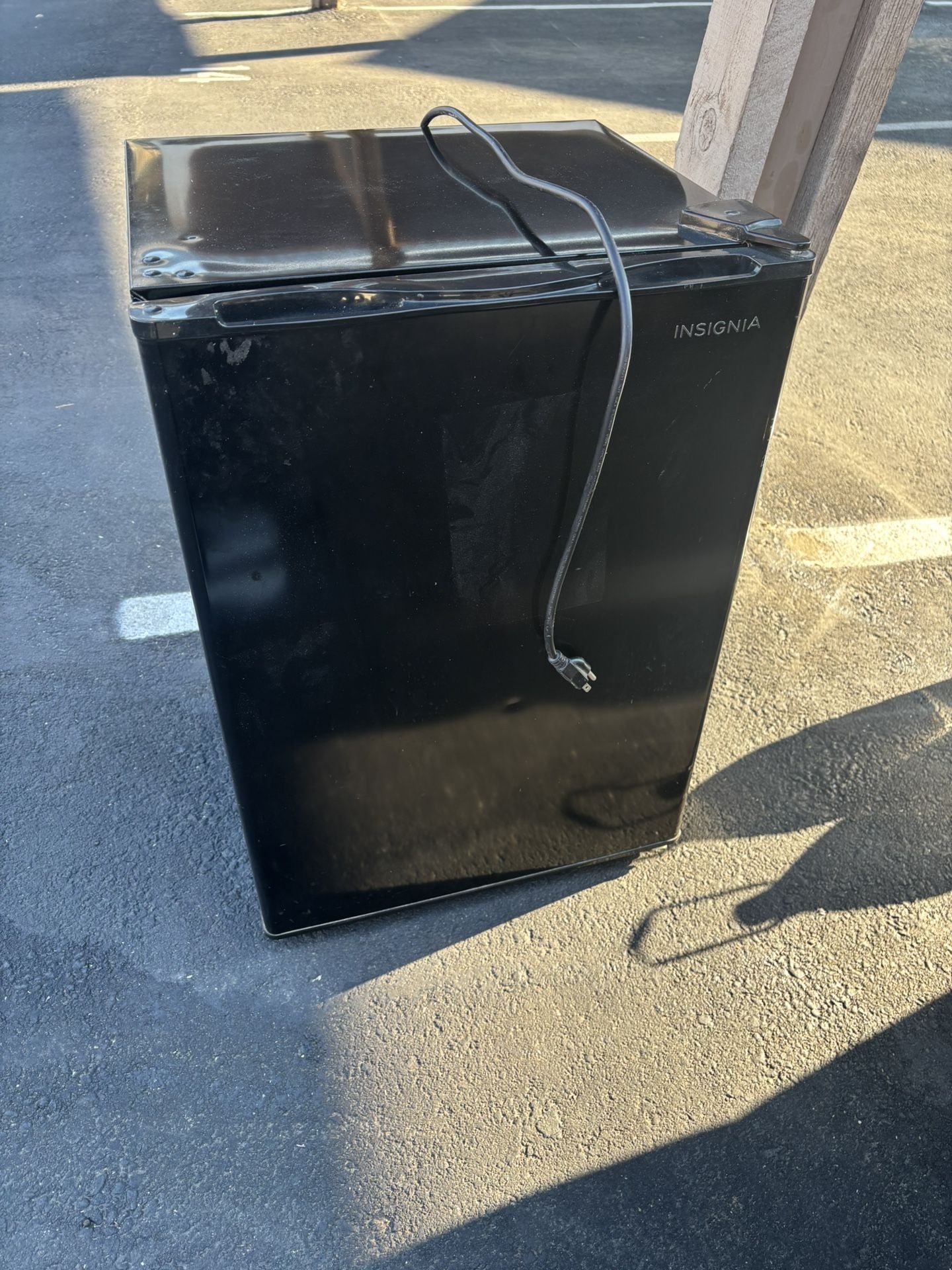 Mini Fridge Insignia
