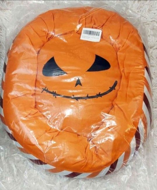 NEW! Pet Dog Bed Halloween Pumpkin 20x20 Round Orange (2 available)