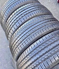 225/55/19 TOYO Tires con 80% de vida las 4