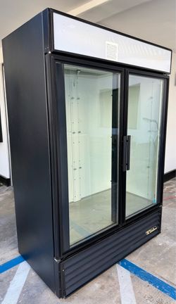 True GDM-49 commercial refrigerator works great!