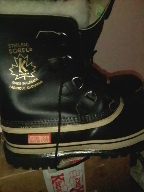 BRAND NEW Size 13 Winter/ Snow Boots