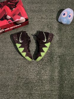 Halloween Kyrie’s