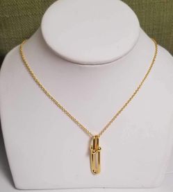 Beautiful Pendant With Chain