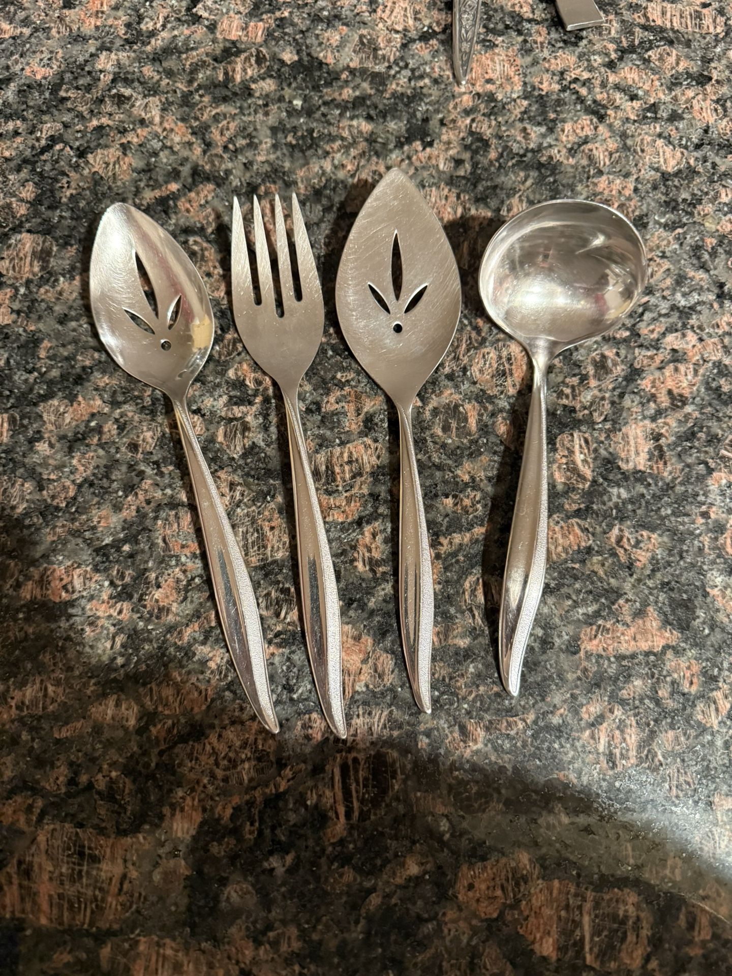 Vintage Oneida Set Of 4 Serving Pieces Just in Time For The Holidays