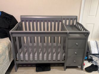 4-IN-1 Mini Convertible Crib & Changer