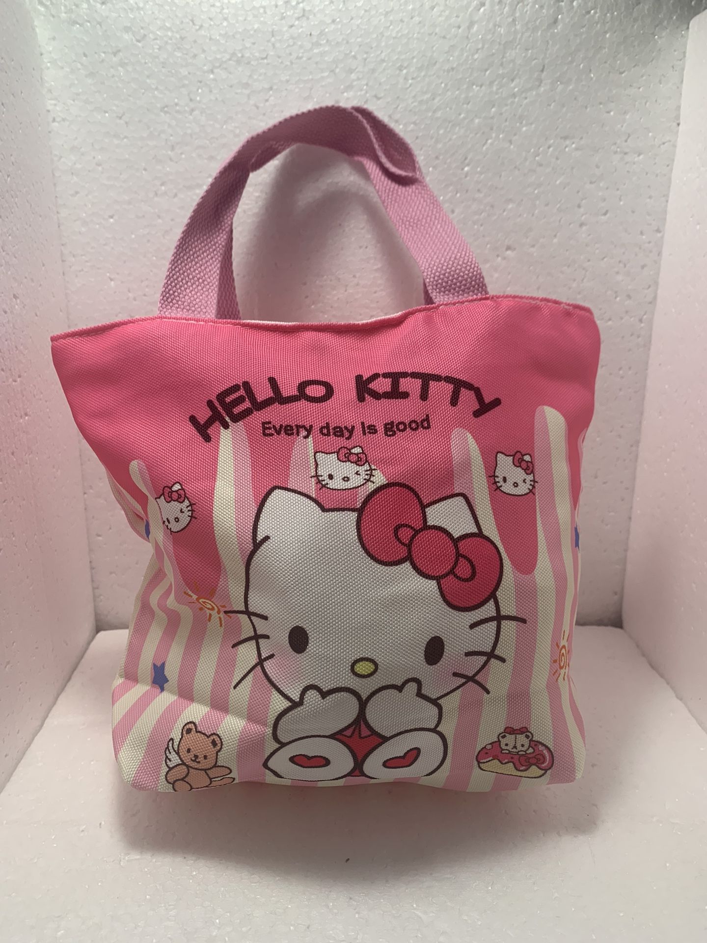 Hello Kitty Lunch Bag 7$ Each