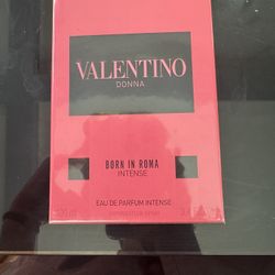 Valentino Donna Born in Roma Intense – 100 mL EDP (Brand New Sealed)