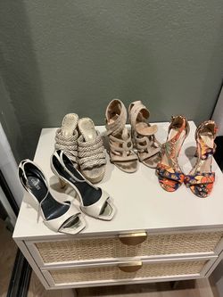 Women’s size 5 shoes
