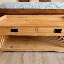 Bed bench rest with drawers