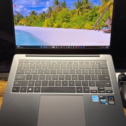 SAMSUNG 14” Galaxy Book3 Pro Laptop - i7 / 16GB RAM - Good Condition