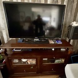 Philips 52" Entertainment W/ Cabinets Roku 4k 