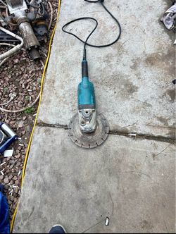 Makita grinder