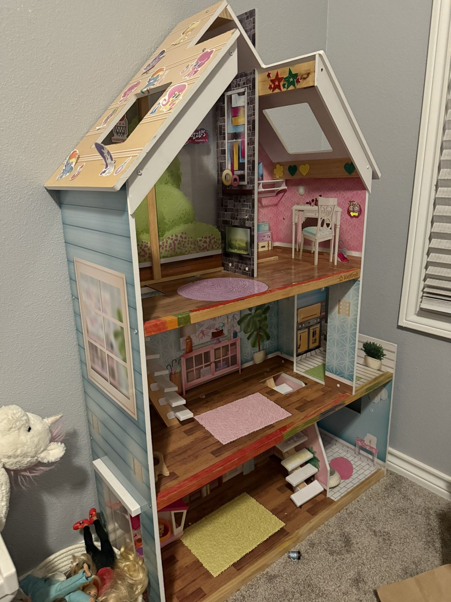 Giant Dollhouse 4 Feet Tall!