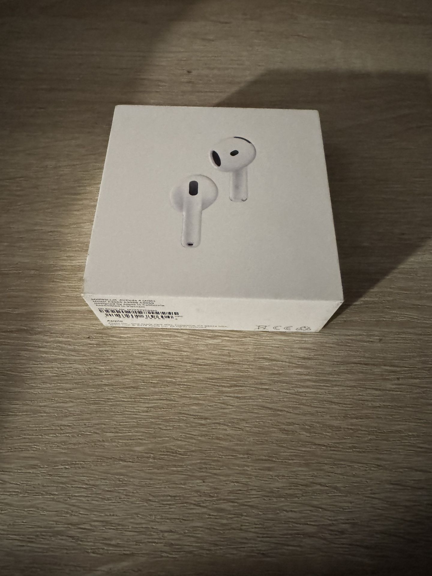 Apple AirPods 4 with Noise Cancellation