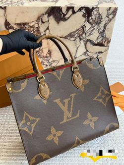 🤎 Oversized Monogram Tote women's hand bag