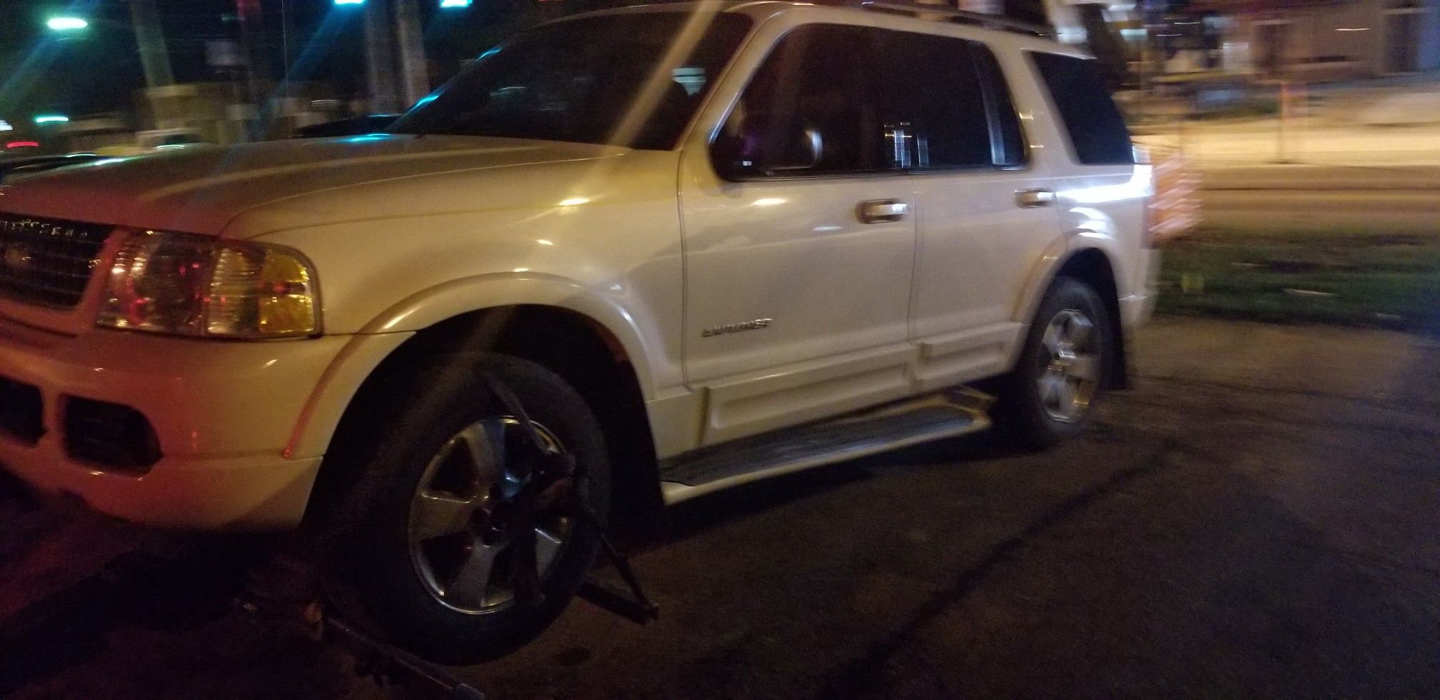 2004 Ford explorer limited edition