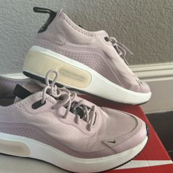 Women’s Nike Size 6 Retail Value $148 + Tax 