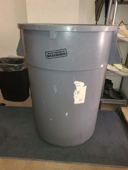 44 -Gallon Heavy Duty Trash Can