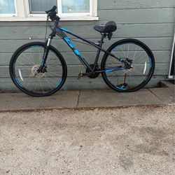 GT LAGUNA PRO WOMENS MOUNTAIN BIKE