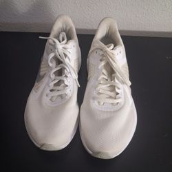 Running Shoes, NIKE, NWOB, Women's Size 8.5, White