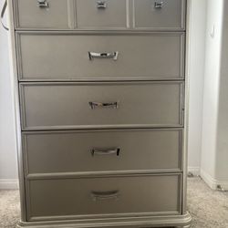 2 Dressers