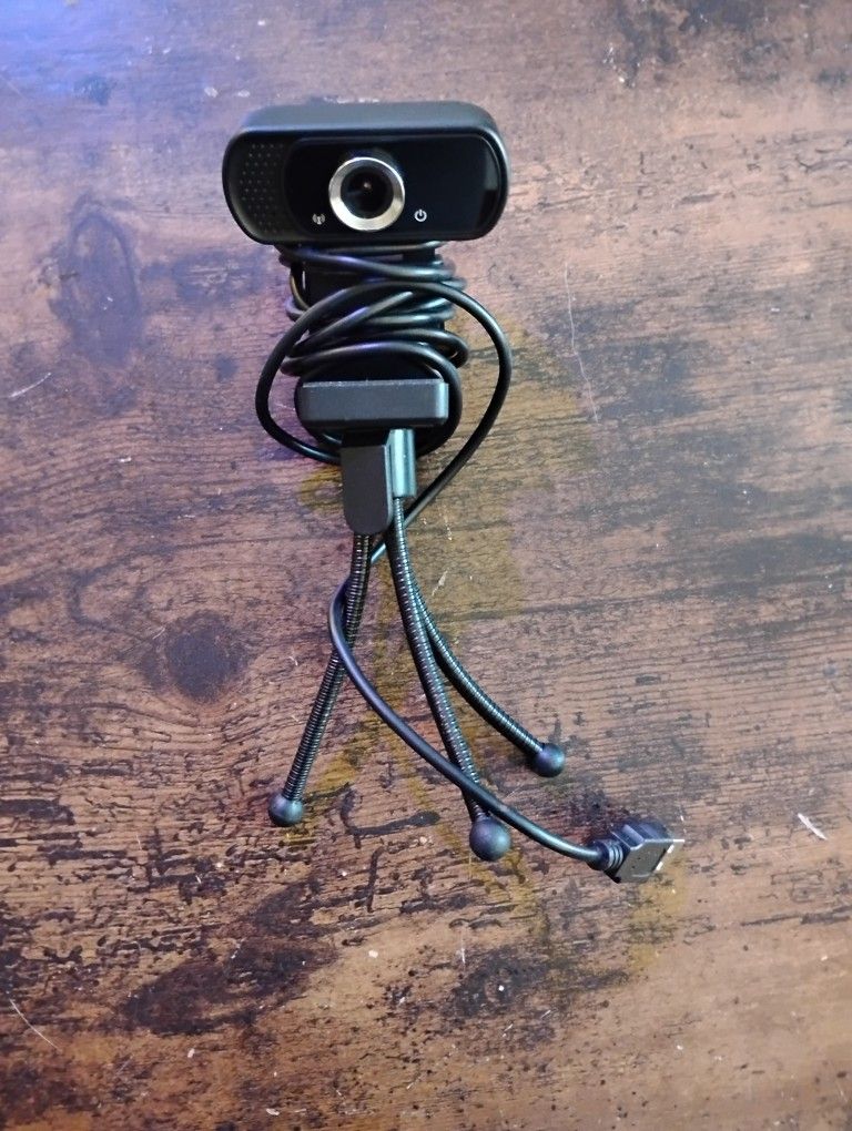 Webcam 1080p W/ Microphone And Tripod