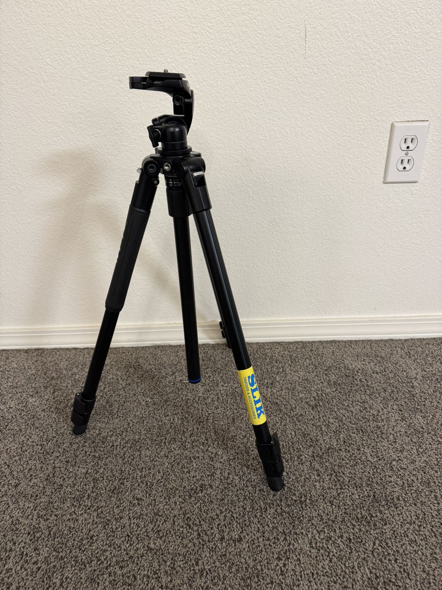 Slik Tripod