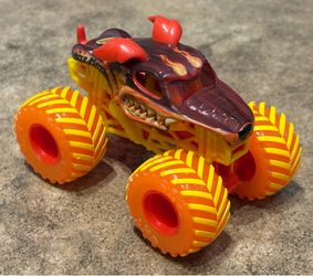 Hot Wheels 1:64 Monster Jam Fire Monster Mutt Rottweiler