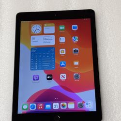Apple iPad 6 6th Generation  9.7” 32GB Wi-Fi Tablet Space Gray