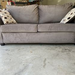 Great couch witch Full Size Pullout Bed
