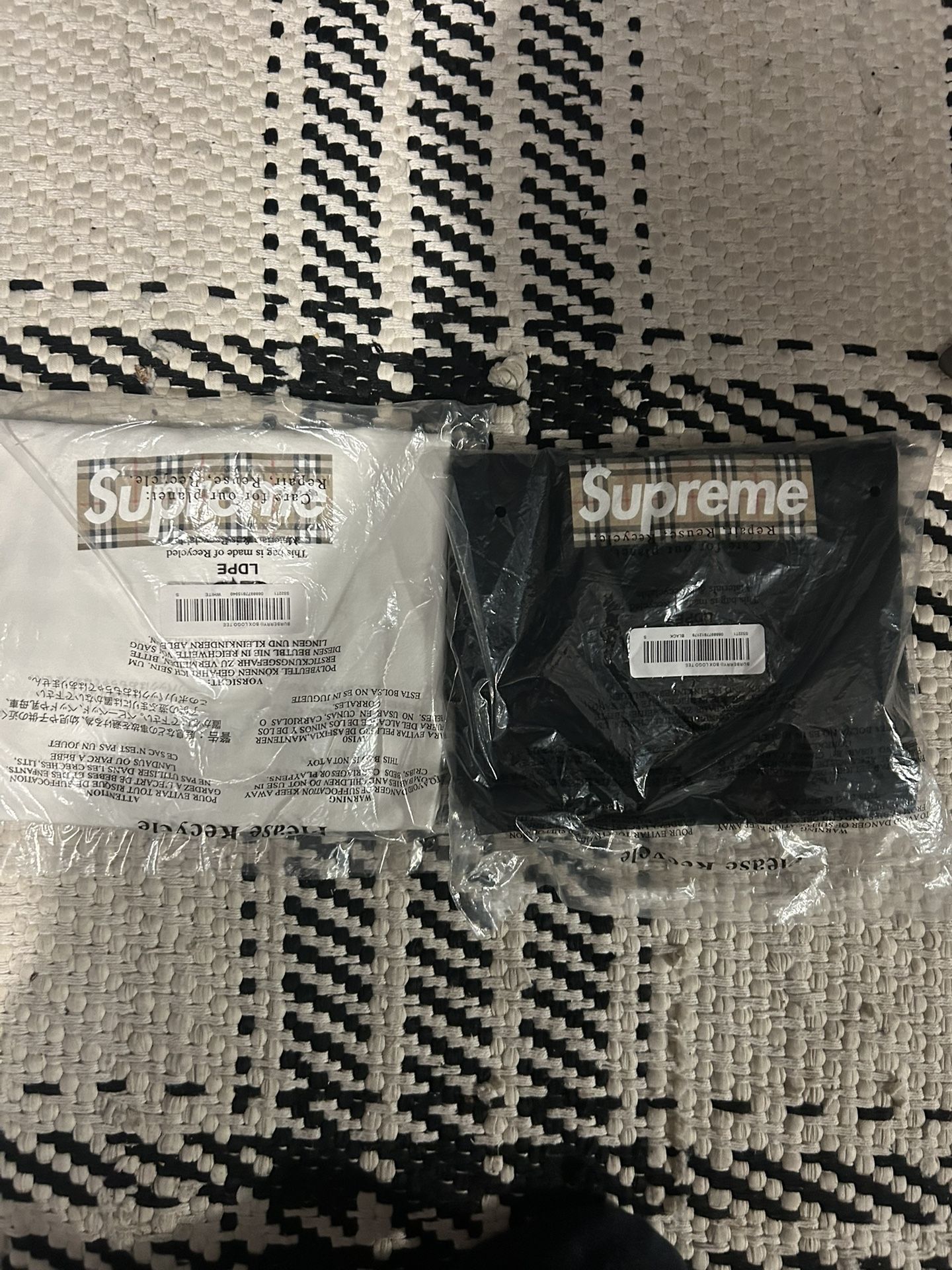 Supreme Burberry Box Logo 