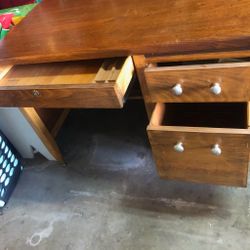 DESK THE WOOD